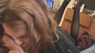 Hrdlo vtáka, roztrhané pančuchy a roztrhané podpätky pekné stretnutie